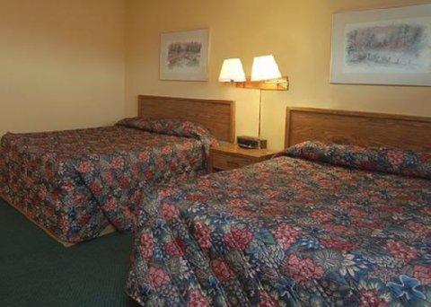 Econo Lodge Pratt Экстерьер фото