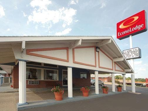 Econo Lodge Pratt Экстерьер фото
