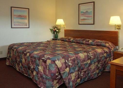 Econo Lodge Pratt Номер фото